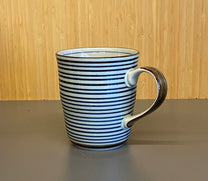 Antique Kimono Mug has a capacity of 250 cc