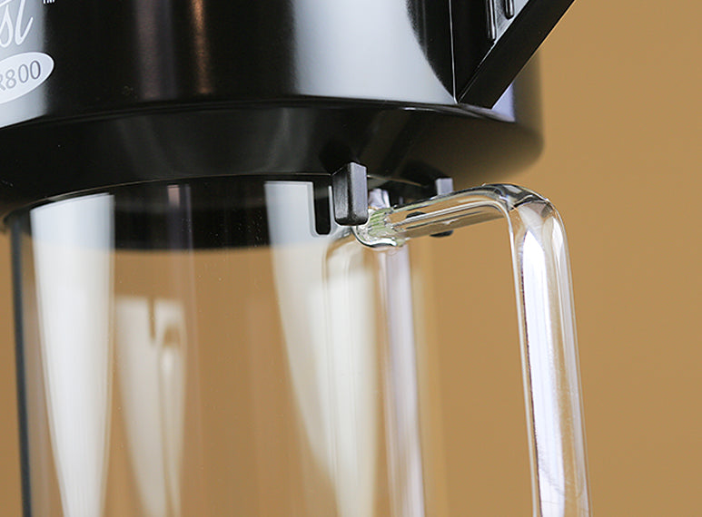 The top vent of the base unit. Hot air is sent through the vent into the roast chamber during the roast cycle. 