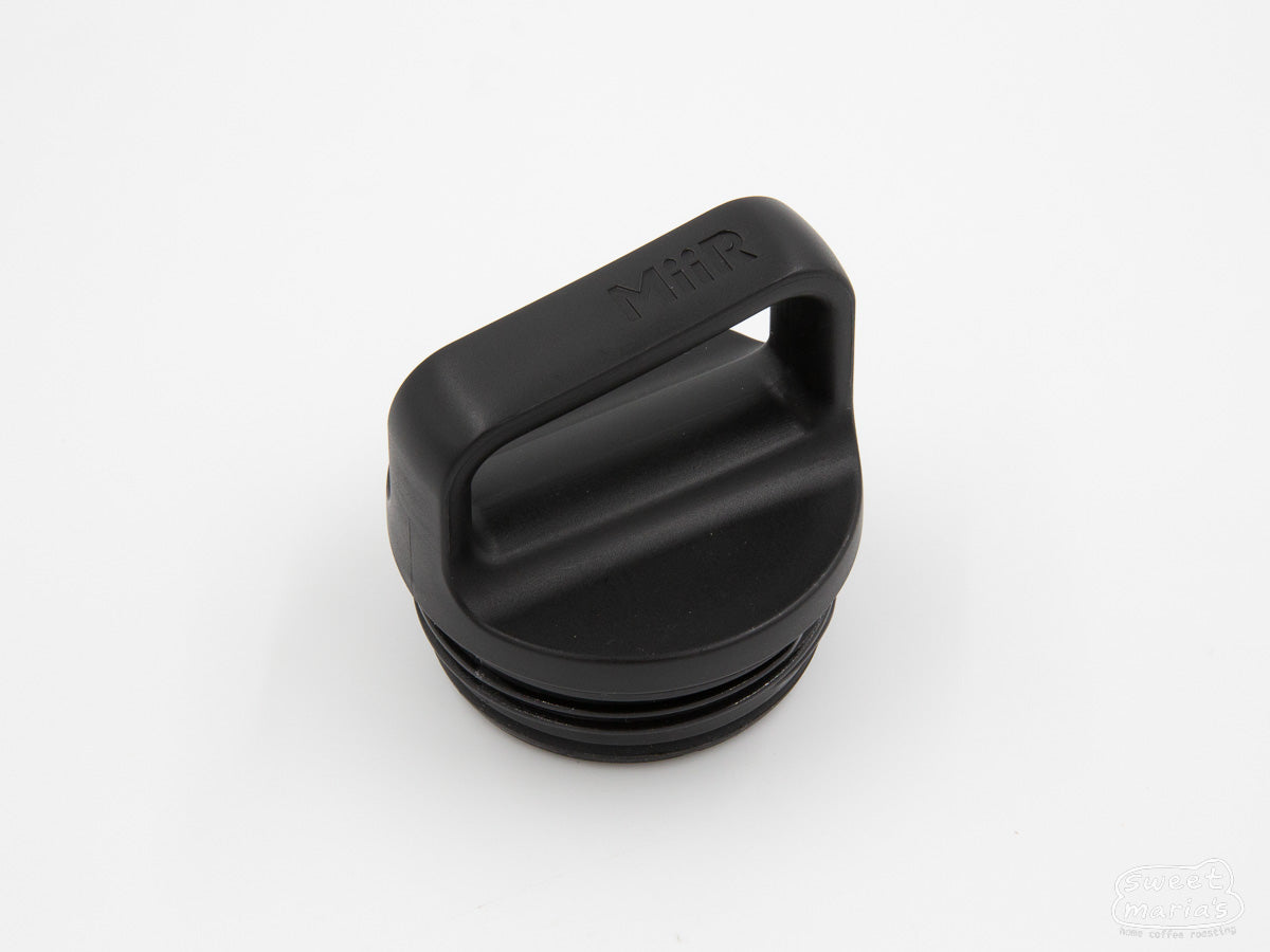 Closeup of the Miir d-ring lid.